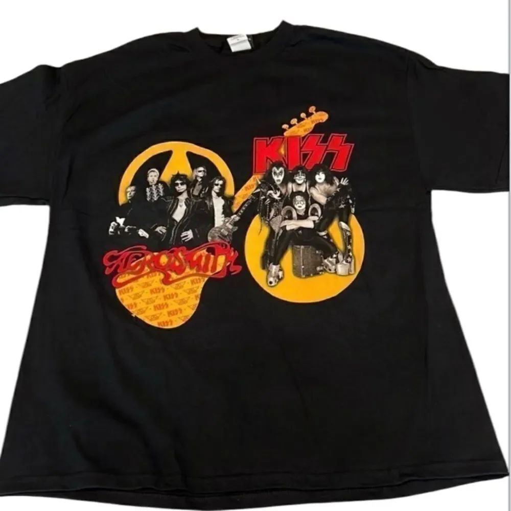 NWOT mislabeled mens size XL authentic Kiss & Aerosmith 2003-2004 tour T-shirt